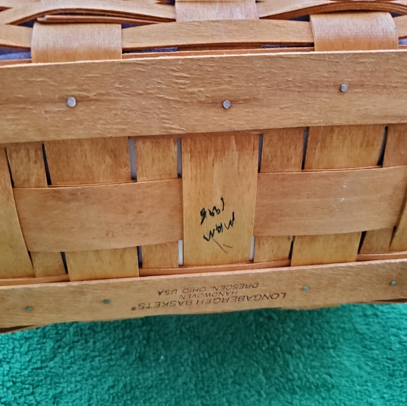 Longaberger 1995 Hostess Mail Basket - Picture 3 of 5